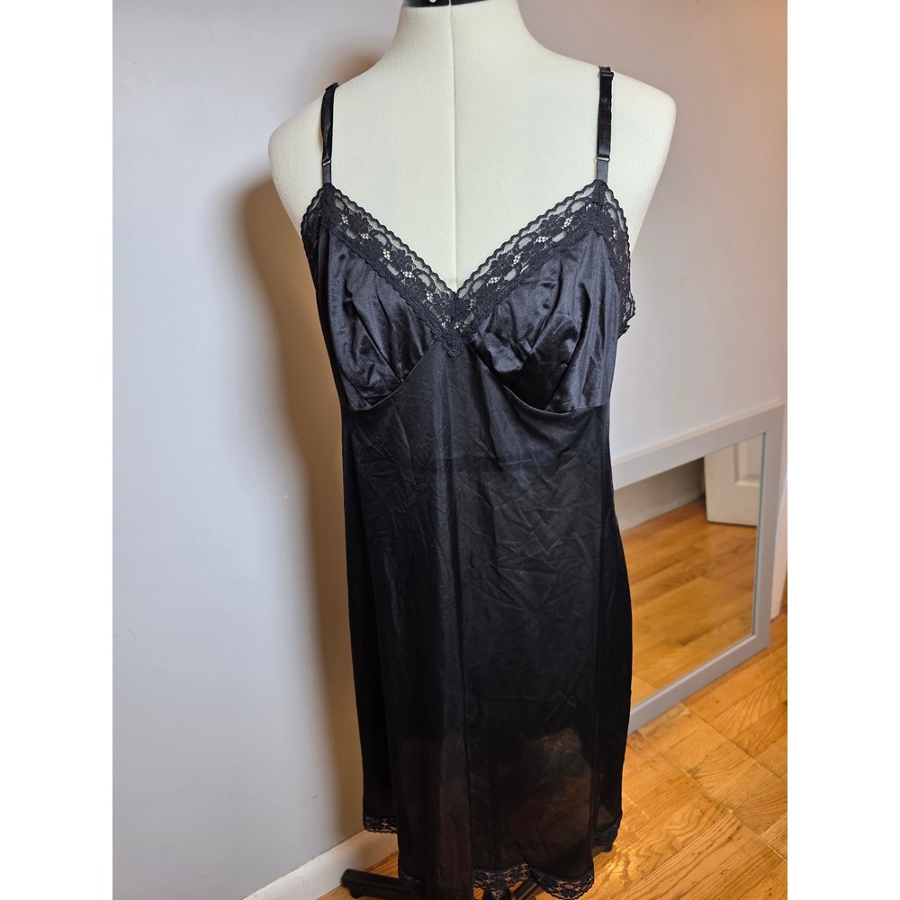 Vintage Vanity Fair Black Lace Trim Full Slip 10-163 Made in USA Classic Goth 38